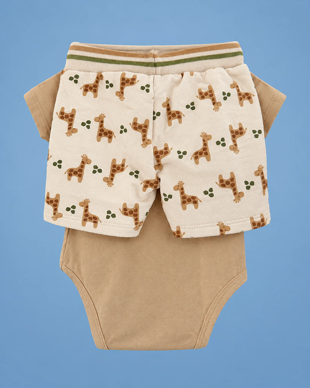 Conjunto de polo camel con jirafa y short crema con jirafas para bebé niño | JR Baby Center