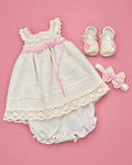 Conjunto tejido a mano crema y rosado para recién nacida | JR Baby Center