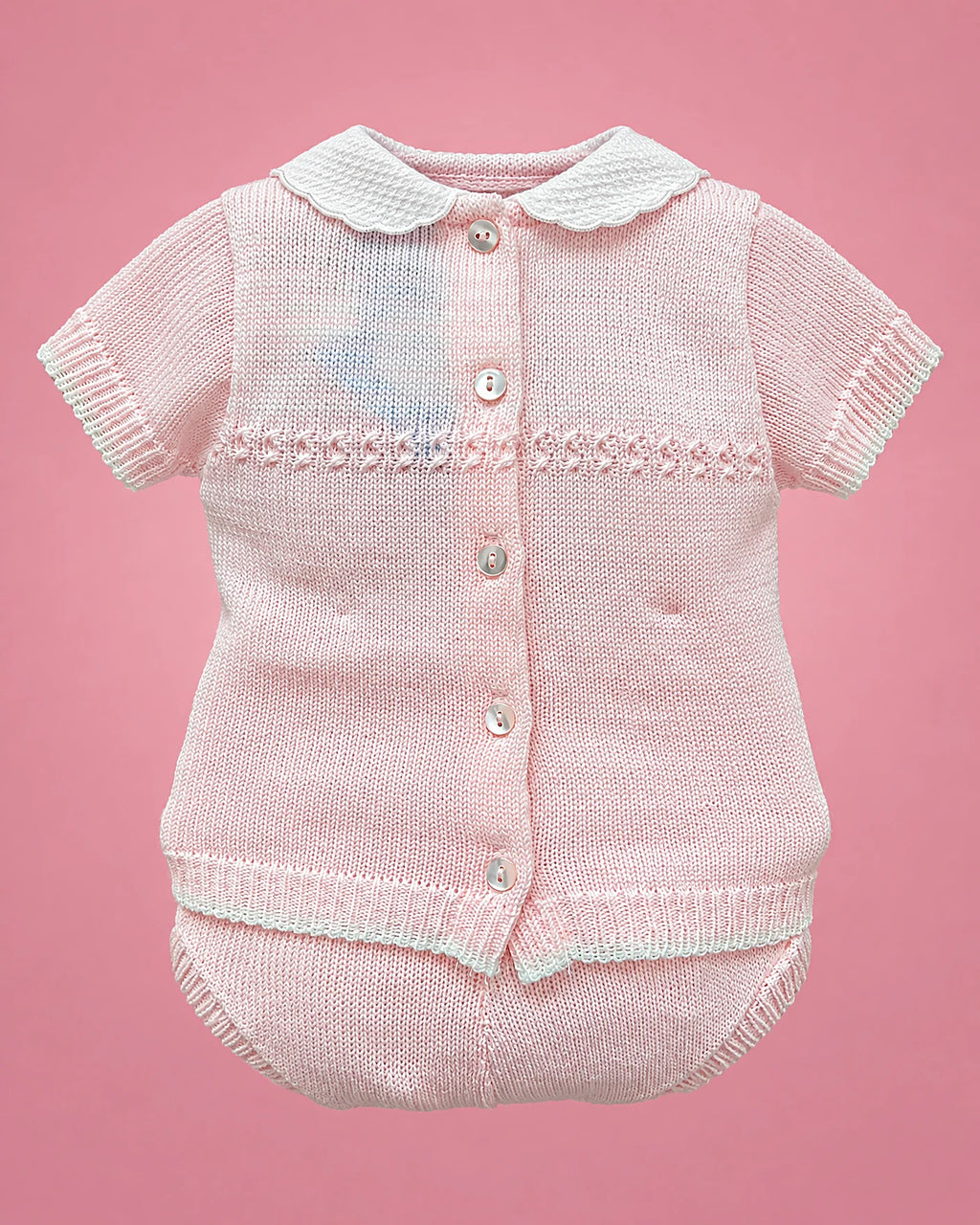 Conjunto rosado de blusa con cuello blanco y bombacho para bebé niña, vista de espalda | JR Baby Center