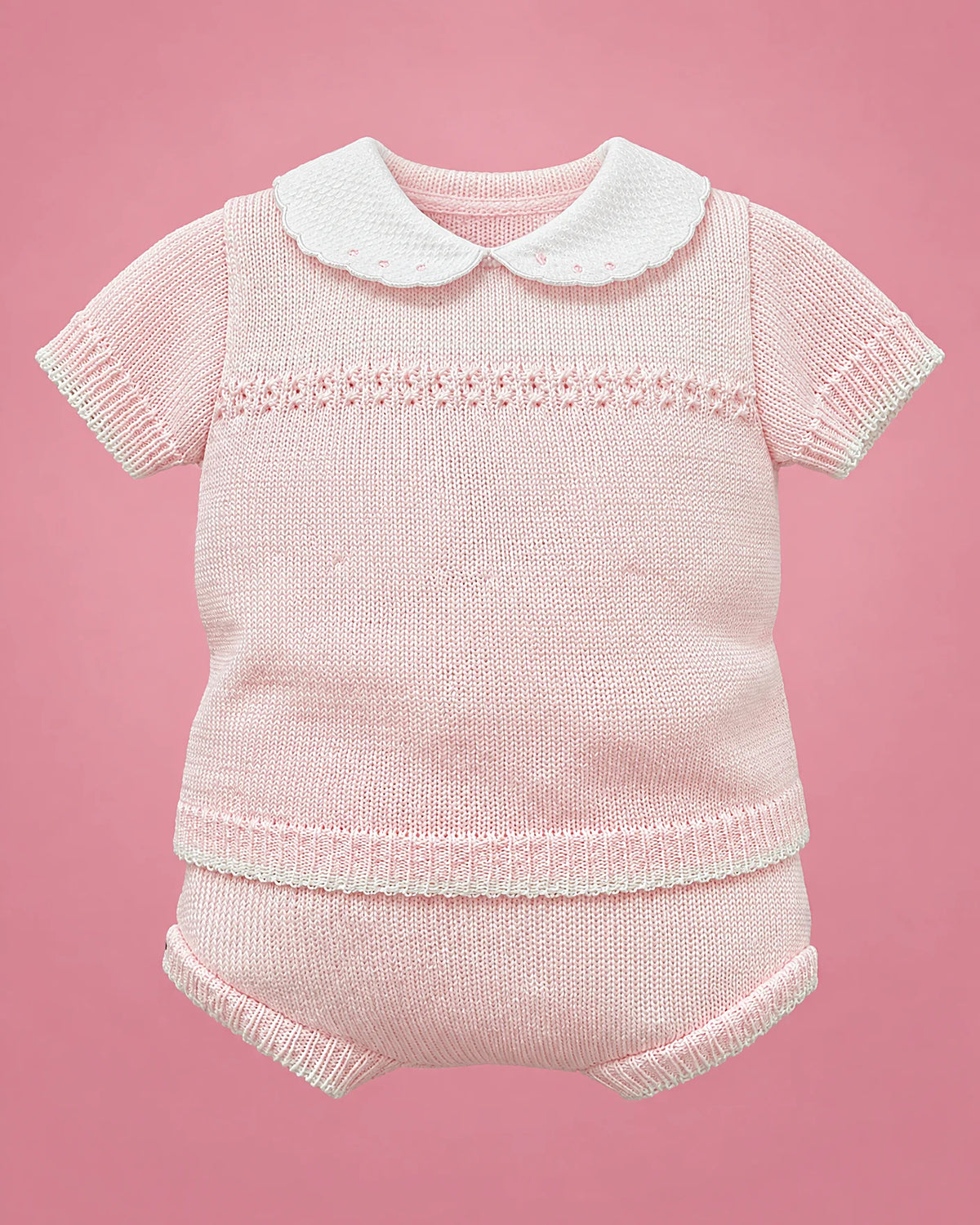 Conjunto rosado de blusa con cuello blanco y bombacho para bebé niña, vista de frente | JR Baby Center
