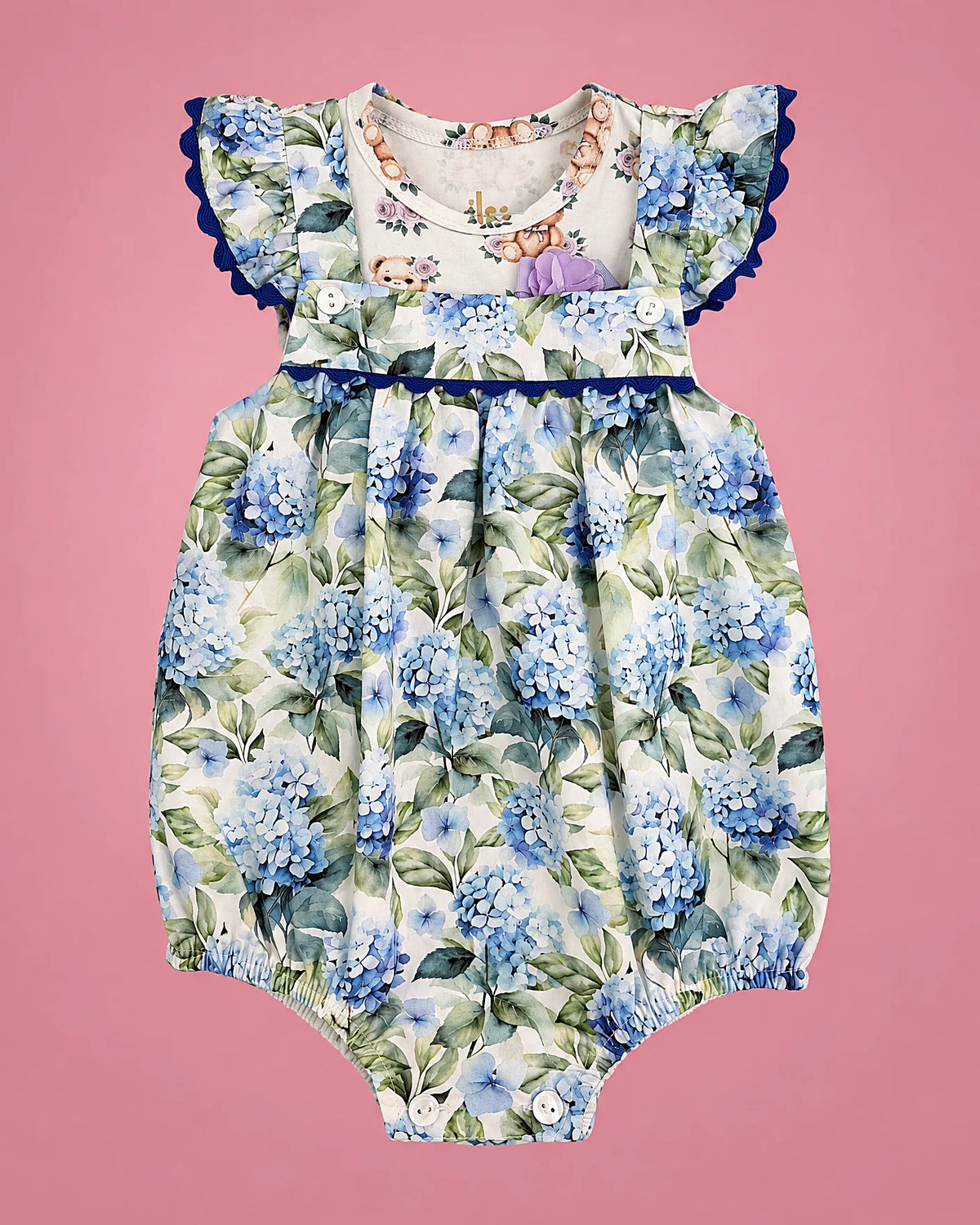 Sardon de hortensias azules con blusita de ositos para bebé niña, vista de frente | JR Baby Center