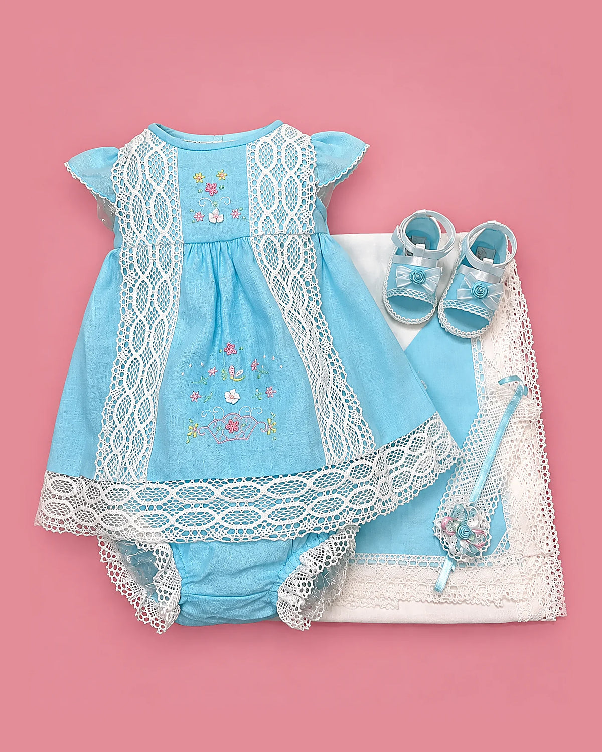 Set de estopilla aqua con tiras de encaje y flores bordadas para bebé niña, set completo | JR Baby Center