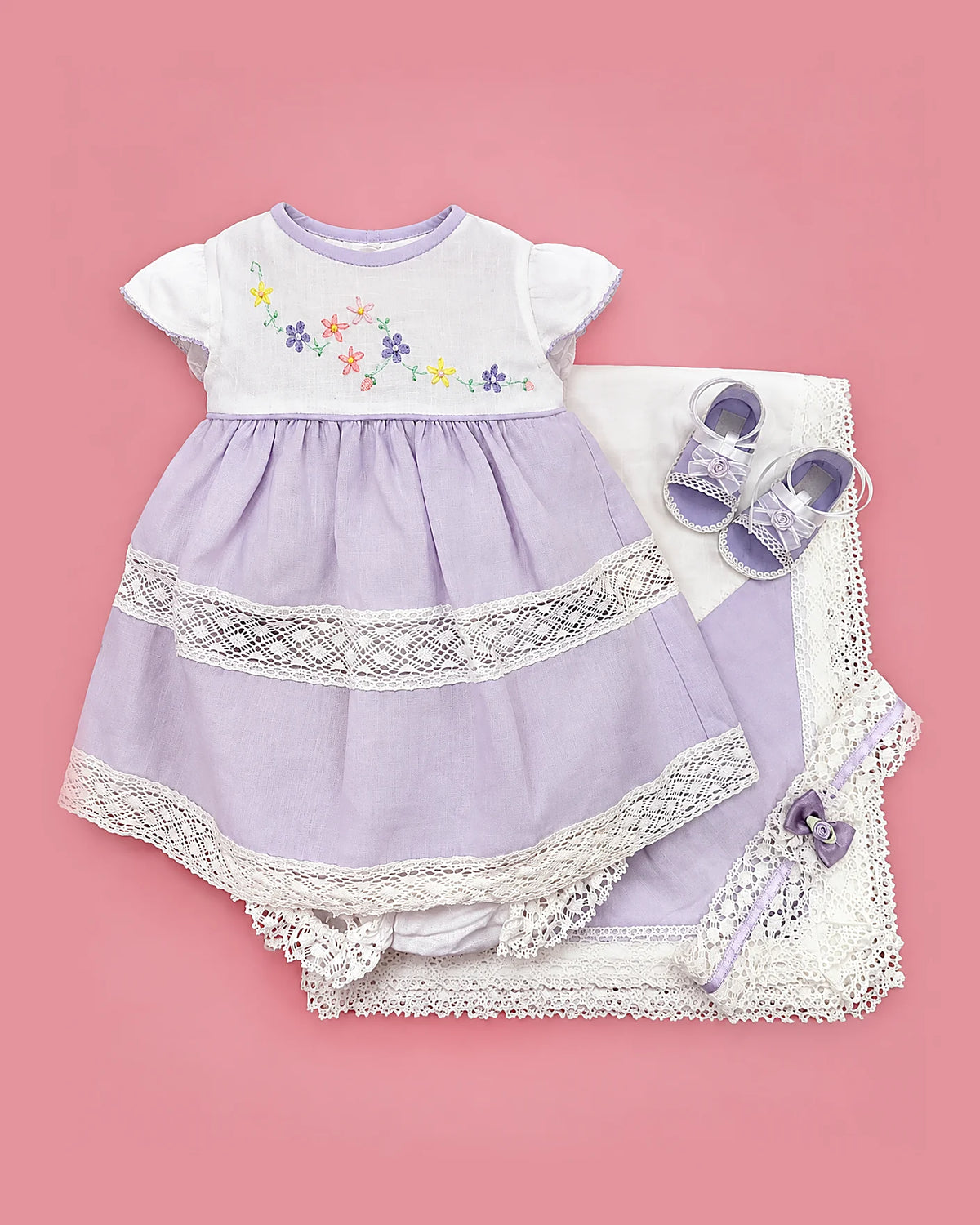 Set de estopilla lila con canesú blanco bordado de flores para bebé niña, set completo | JR Baby Center