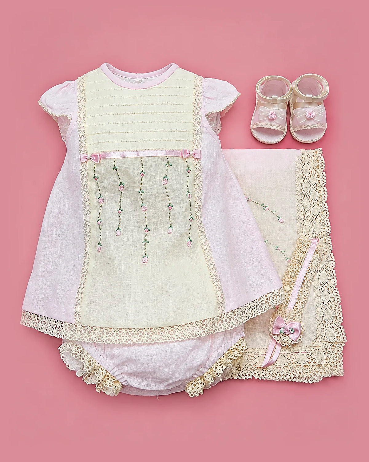 Set de estopilla rosa con peto amarillo claro y capullos para bebé niña, set completo | JR Baby Center