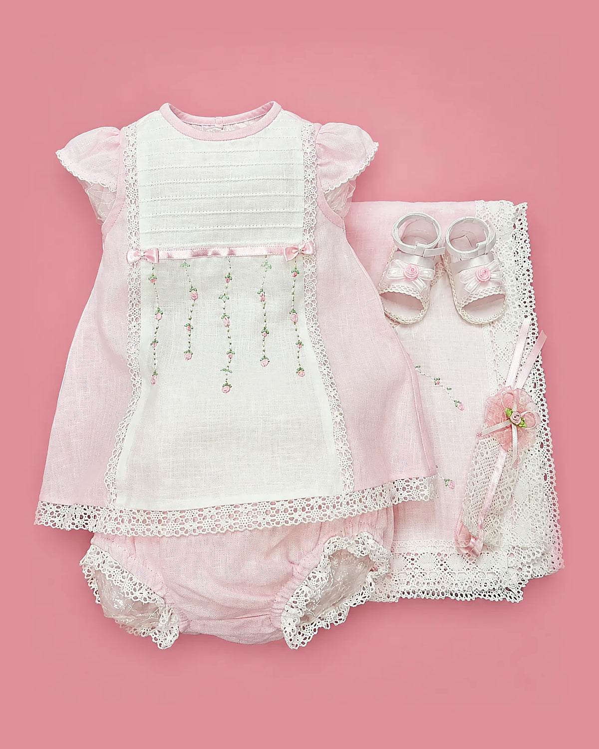 Set de estopilla rosa con peto blanco y capullos bordados para bebé niña, set completo | JR Baby Center