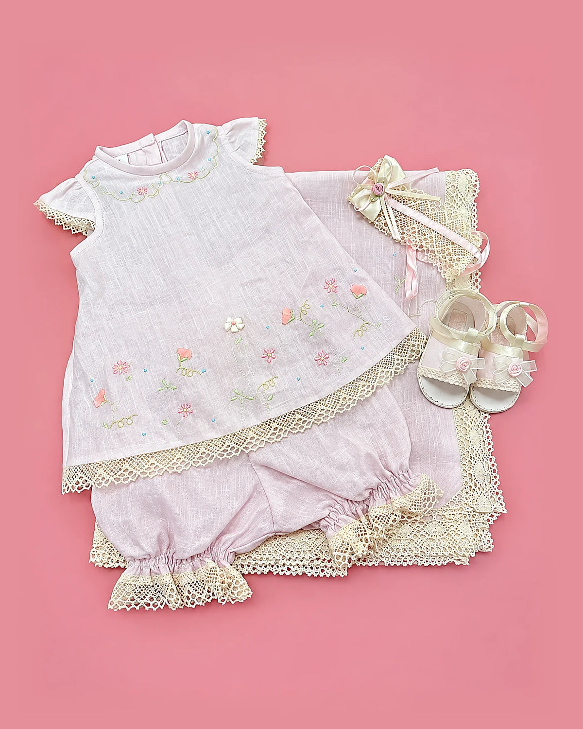 Set de estopilla rosado con flores bordadas para bebé niña prematura | JR Baby Center