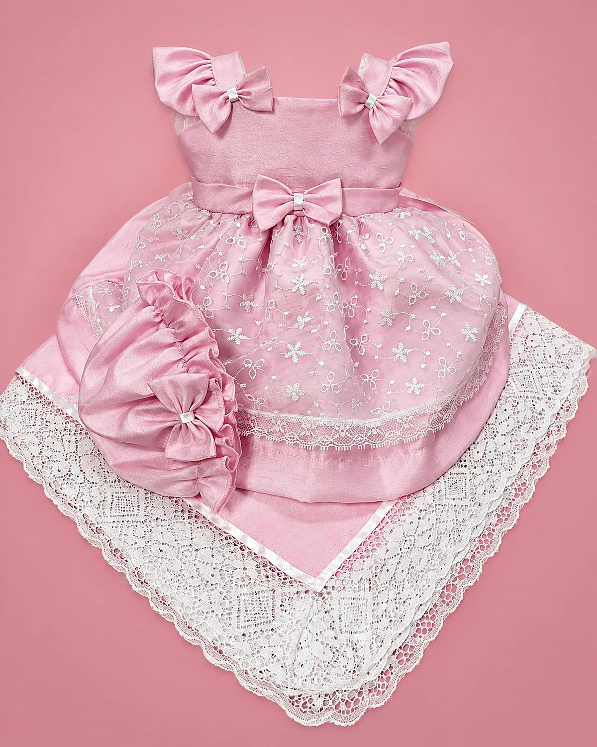 Vestido de seda cruda rosado con lazos y florecitas para bebé niña, set completo con gorrito y manta | JR Baby Center