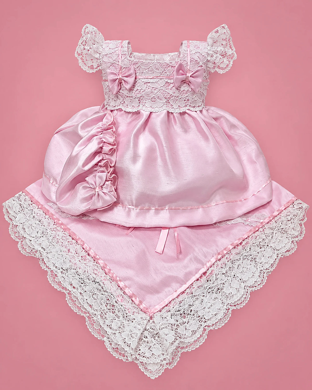 Vestido de seda cruda rosado con pecho de encaje y manta para bebé niña, set completo con gorrito y manta | JR Baby Center