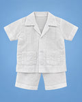 Conjunto de bautizo de guayabera blanca y short para bebé niño, vista de frente | JR Baby Center