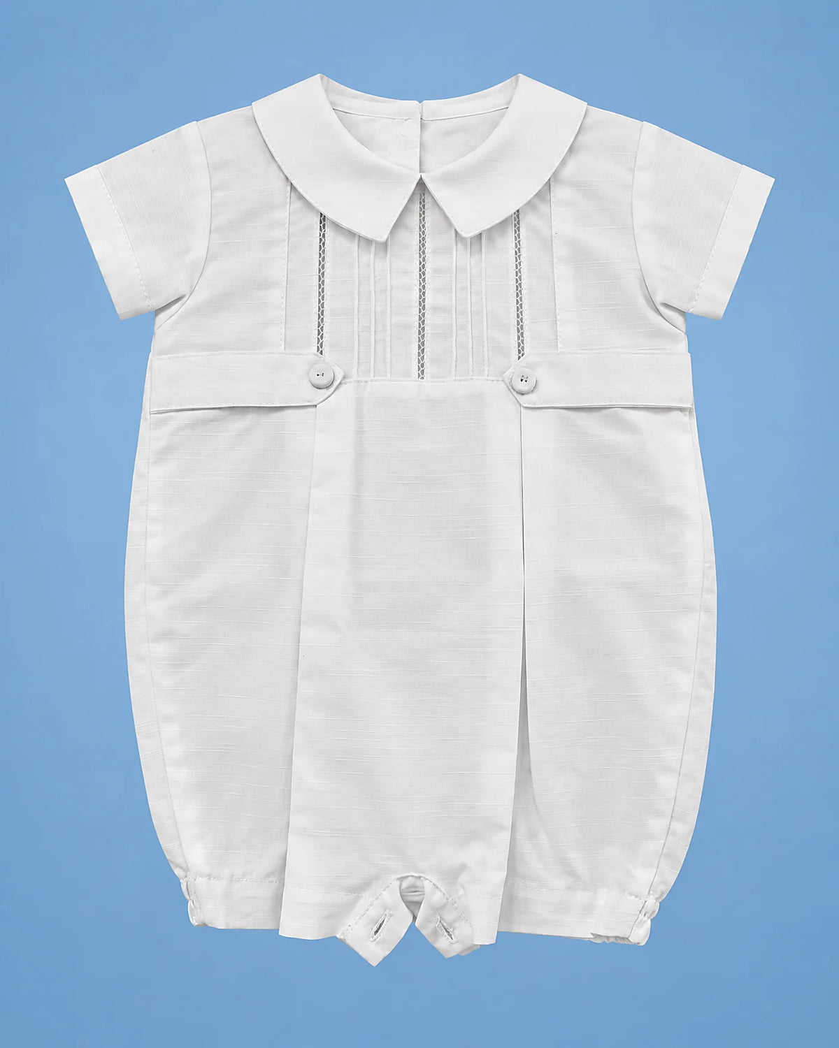 Will'beth de bautizo con cuello amplio para bebé niño, vista de frente | JR Baby Center