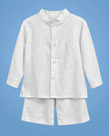 Conjunto de bautizo de camisa con cuello mao y short blanco para niño, vista de frente | JR Baby Center