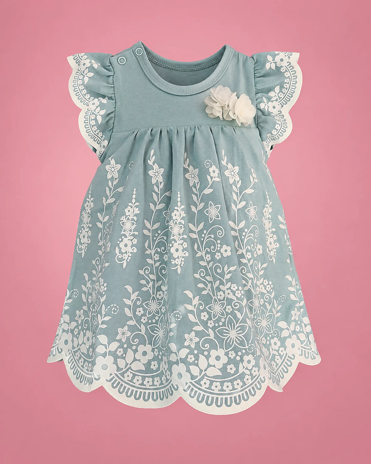 Vestido aqua con estampado floral blanco y mangas de encaje para bebé niña, vista de frente | JR Baby Center