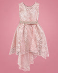 Vestido de encaje rosa claro con brillos y lazo melocotón para niña, vista de frente | JR Baby Center