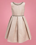 Vestido rosado claro con brillos para niña, vista de frente | JR Baby Center