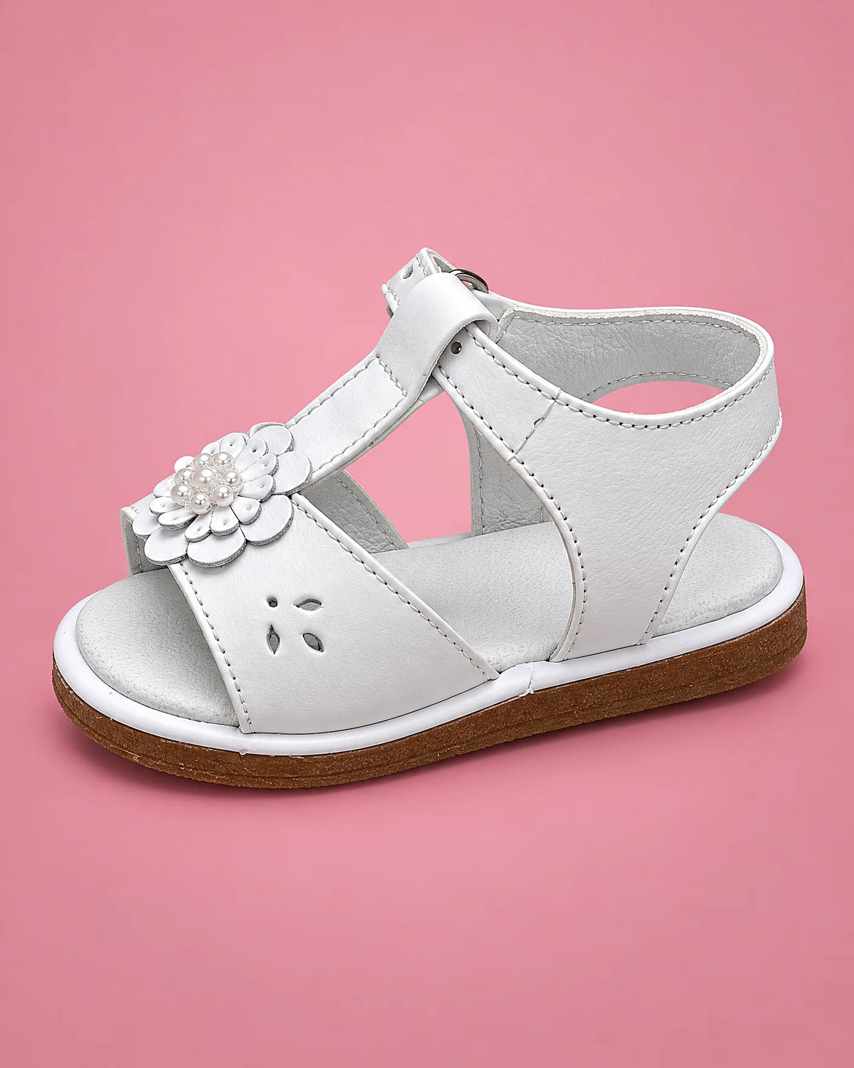 Sandalias de bautizo con flor para bebé niña, blancos, vista de lado | JR Baby Center